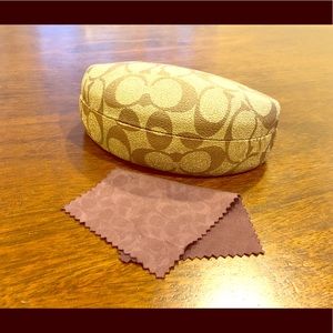 Coach Sunglasses Hard Case With Cleaning Cloth